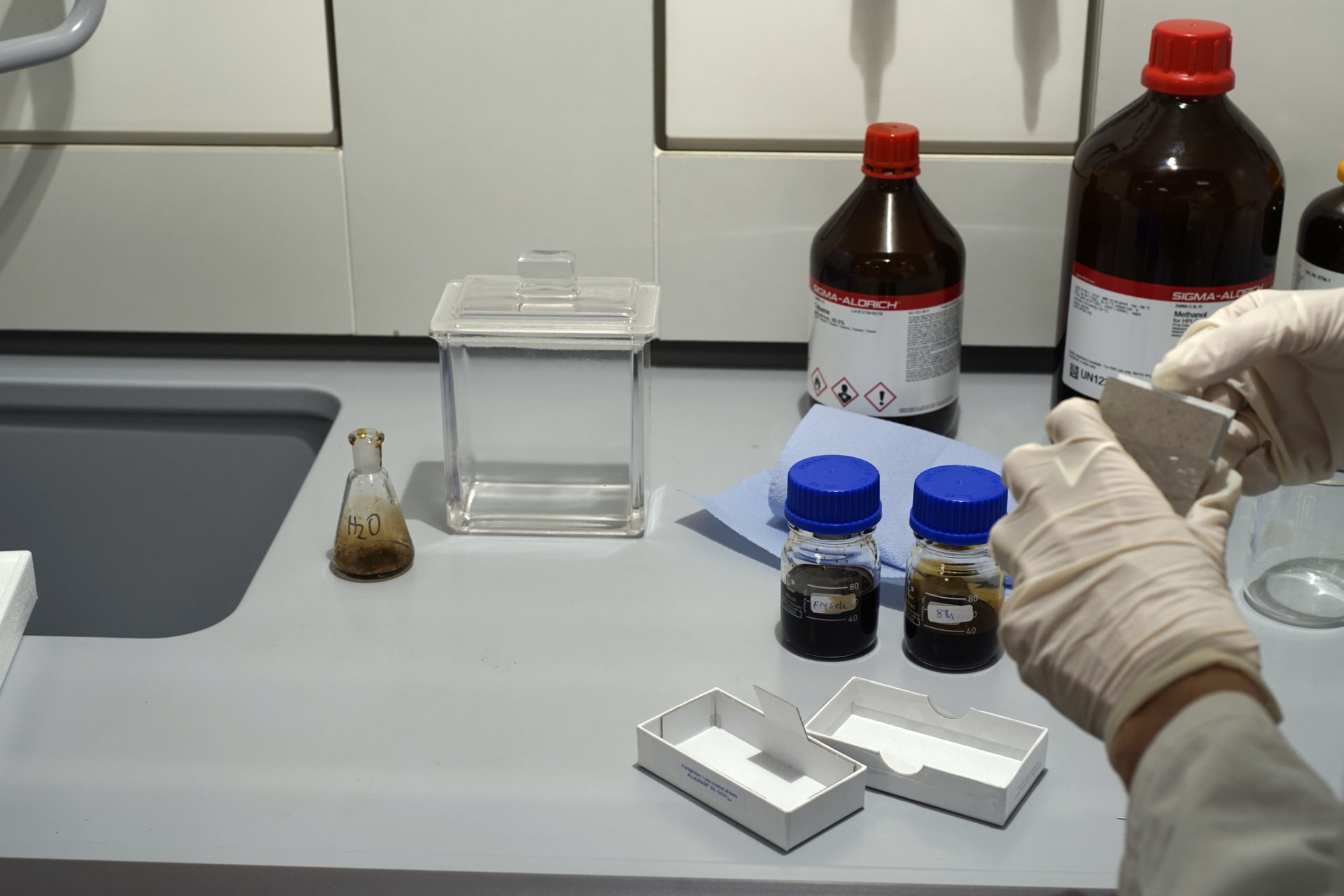 Crude Oil Experiments – Reflecting Oil project, 2020